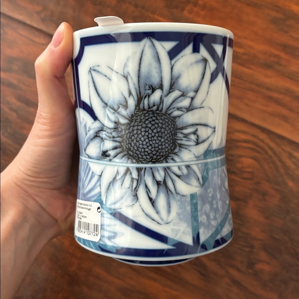BNIB Vista Alegre Mystère Floral Ceramic Scented Candle
